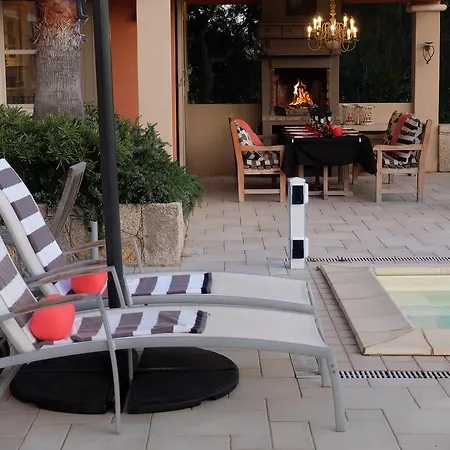La Fourmiliere Villa *